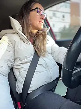 Snapshot of HotXMom chatting on 10/15/25, 06:02 HotXMom online show from 10/15/25, 06:02