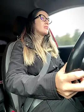 HotXMom online show from 11/04/25, 06:34