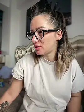 HotXMom online show from 05/18/26, 06:30