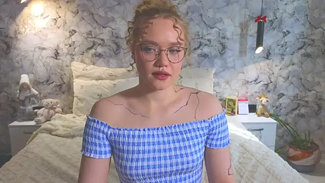 Aurora Golden1 online show from 04/05/26, 03:15