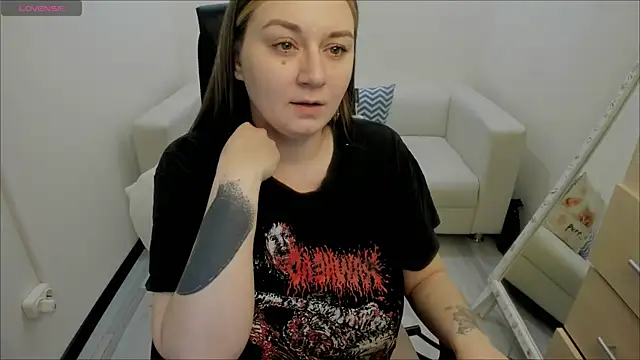 AlisaBacker online show from 01/28/25, 04:41