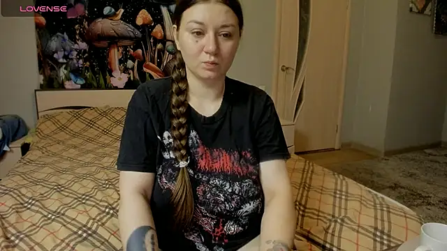 AlisaBacker online show from 11/11/25, 12:27