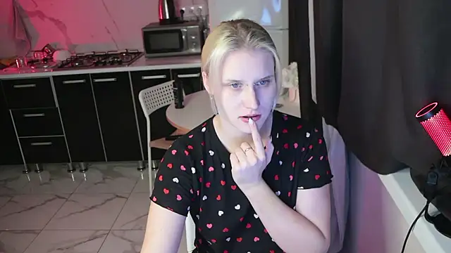 Snapshot of MertyXX chatting on 02/13/26, 10:06 MertyXX online show from 02/13/26, 10:06