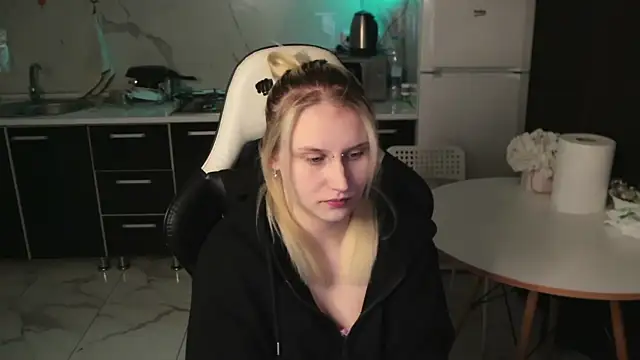 MertyXX online show from 04/12/26, 09:09