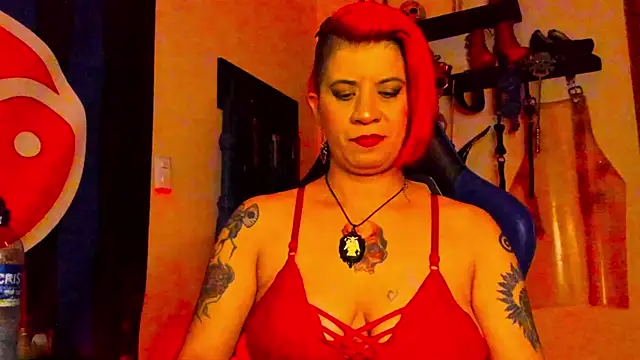 Snapshot of DominatrixBlue chatting on 01/20/25, 05:06 DominatrixBlue online show from 01/20/25, 05:06