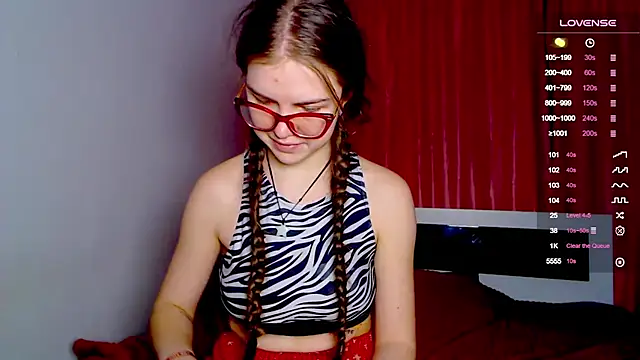 Sarah HS online show from 01/15/25, 01:52