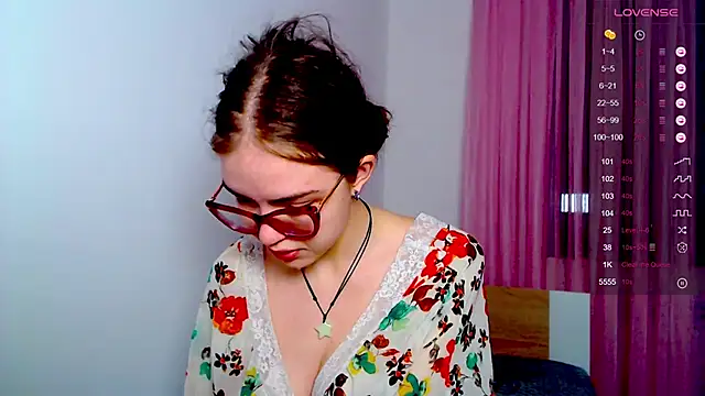 Sarah HS online show from 03/04/25, 02:10