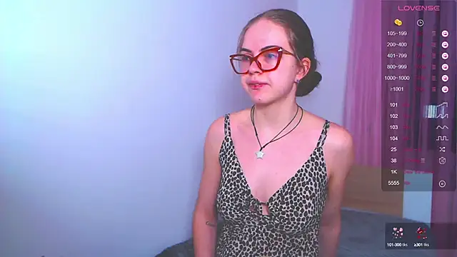 Sarah HS online show from 03/13/25, 04:23