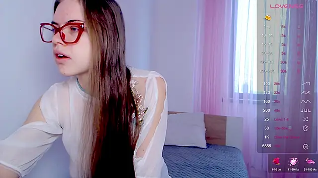 Sarah HS online show from 02/05/26, 03:33