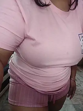 Snapshot of Ivy-09 chatting on 02/16/26, 06:20 Ivy-09 online show from 02/16/26, 06:20