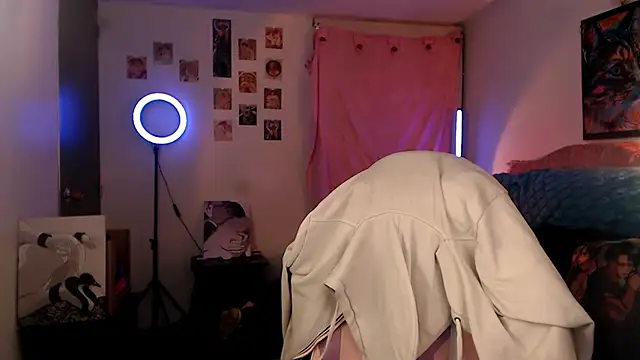 AllyDonfort online show from 04/28/26, 02:27