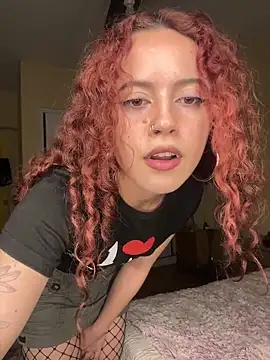 frikigyal online show from 12/14/25, 12:05