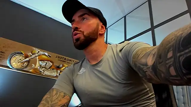 AronGrant online show from 10/14/25, 10:27