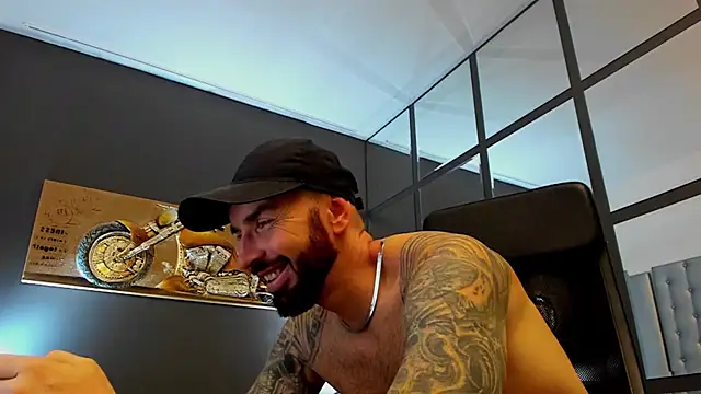 AronGrant online show from 11/18/25, 09:58