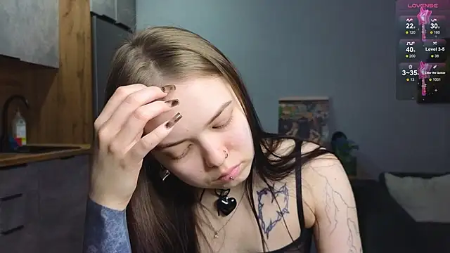 Snapshot of doll_lol_ chatting on 01/20/25, 07:14 doll lol online show from 01/20/25, 07:14