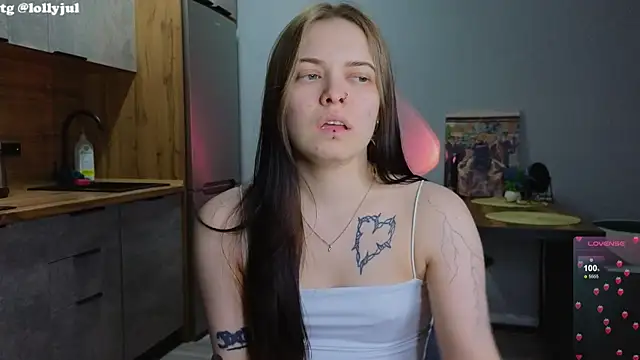 Snapshot of doll_lol_ chatting on 03/06/25, 11:09 doll lol online show from 03/06/25, 11:09