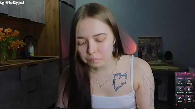 Snapshot of doll_lol_ chatting on 03/13/25, 02:27 doll lol online show from 03/13/25, 02:27