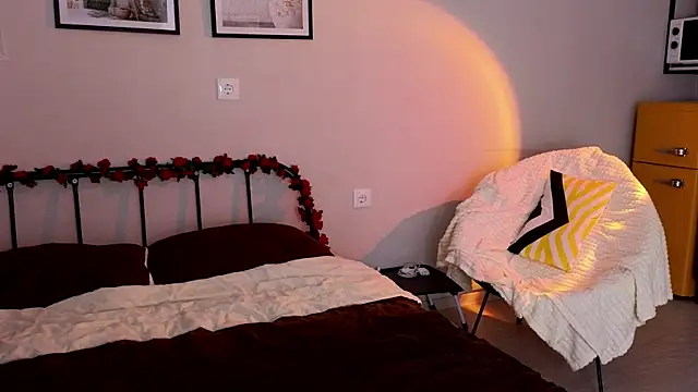 doll lol  online show from 04/09/26, 06:35