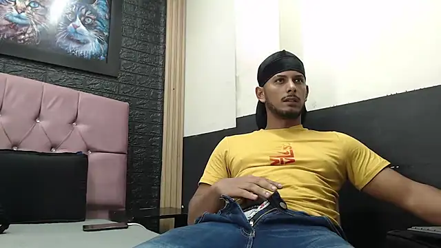 Chris Dick23 online show from 10/18/25, 04:37