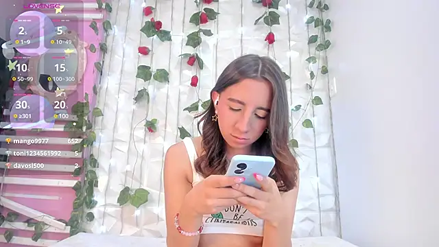 Miiaa doll online show from 01/24/25, 02:41