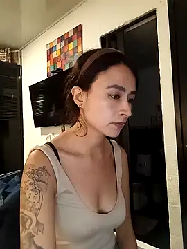 Snapshot of reme_ark23 chatting on 02/10/25, 11:02 reme ark23 online show from 02/10/25, 11:02