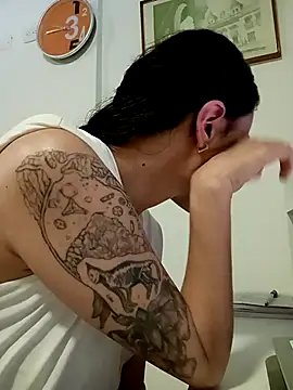 Snapshot of reme_ark23 chatting on 09/11/25, 02:44 reme ark23 online show from 09/11/25, 02:44