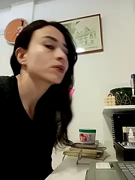 Snapshot of reme_ark23 chatting on 09/13/25, 04:34 reme ark23 online show from 09/13/25, 04:34