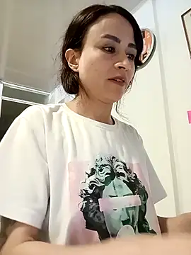 Snapshot of reme_ark23 chatting on 09/30/25, 03:44 reme ark23 online show from 09/30/25, 03:44