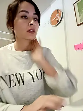 Snapshot of reme_ark23 chatting on 10/01/25, 01:44 reme ark23 online show from 10/01/25, 01:44