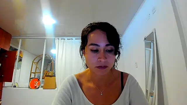 Snapshot of reme_ark23 chatting on 10/29/25, 04:04 reme ark23 online show from 10/29/25, 04:04