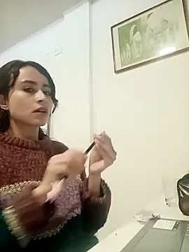 Snapshot of reme_ark23 chatting on 10/31/25, 02:12 reme ark23 online show from 10/31/25, 02:12