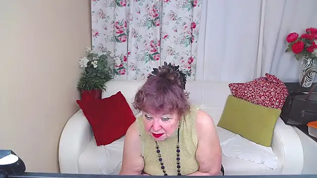 YourHotGranny online show from 03/20/25, 11:05