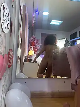 Snapshot of AlinaSweett chatting on 02/18/25, 02:05 AlinaSweett online show from 02/18/25, 02:05