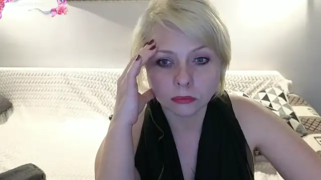 Snapshot of Gray_swann chatting on 03/05/25, 08:32 Gray swann online show from 03/05/25, 08:32