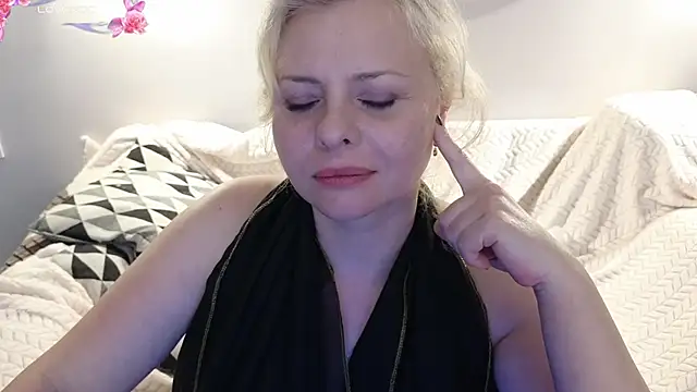 Snapshot of Gray_swann chatting on 03/07/25, 11:27 Gray swann online show from 03/07/25, 11:27