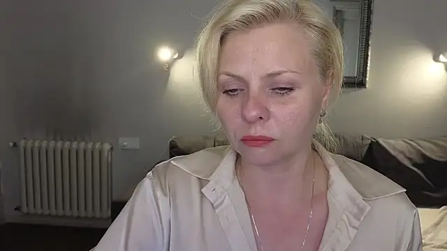 Snapshot of Gray_swann chatting on 03/17/25, 08:30 Gray swann online show from 03/17/25, 08:30