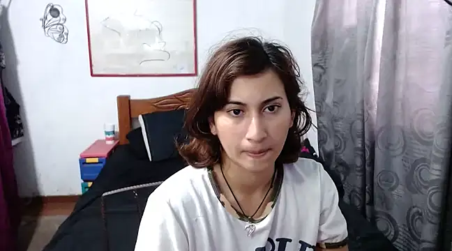 Snapshot of LadyMilk003 chatting on 12/21/24, 03:31 LadyMilk003 online show from 12/21/24, 03:31