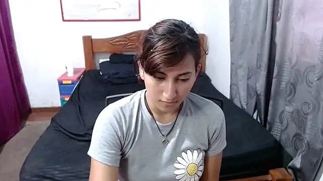 Snapshot of LadyMilk003 chatting on 12/23/24, 04:17 LadyMilk003 online show from 12/23/24, 04:17