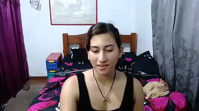 Snapshot of LadyMilk003 chatting on 01/10/25, 06:49 LadyMilk003 online show from 01/10/25, 06:49
