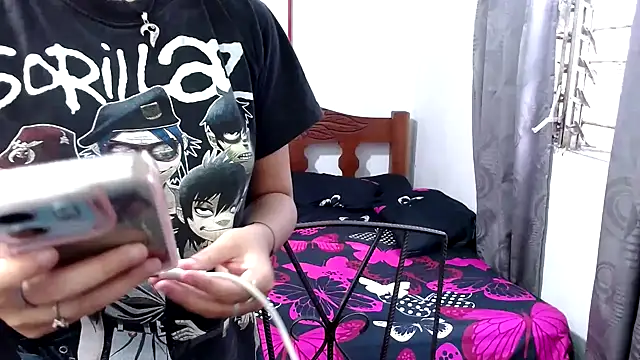 Snapshot of LadyMilk003 chatting on 09/23/25, 08:45 LadyMilk003 online show from 09/23/25, 08:45