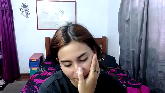 Snapshot of LadyMilk003 chatting on 09/30/25, 03:39 LadyMilk003 online show from 09/30/25, 03:39
