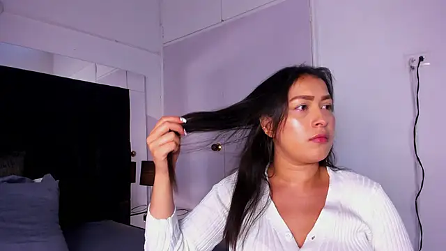 Miaa Garcia online show from 02/08/25, 08:42