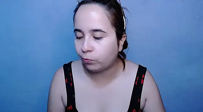 SubLayla01 online show from 01/30/25, 06:21