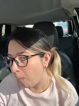 amooraaamoon online show from 11/15/25, 12:13