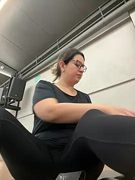 Snapshot of amooraaamoon chatting on 01/18/26, 01:59 amooraaamoon online show from 01/18/26, 01:59