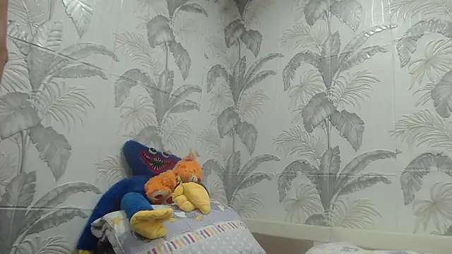 CamDiva113 online show from 12/26/24, 12:16