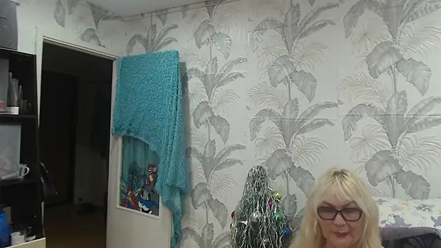 CamDiva113 online show from 01/02/25, 12:13