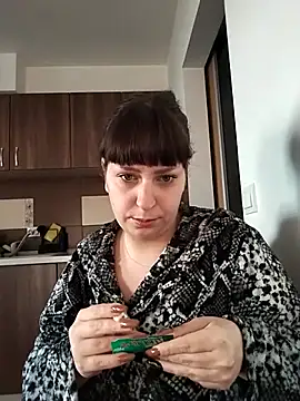 EmmaKrosss online show from 04/07/26, 05:41