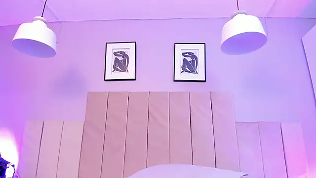 April bowie online show from 02/17/25, 03:09