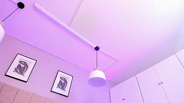 April bowie online show from 02/20/25, 02:57